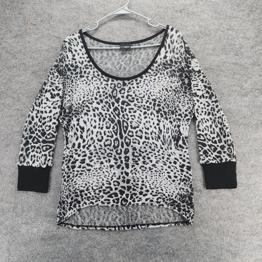 Buckle Daytrip Shirt Womens Large 3/4 Sleeve Gray Silver Cheetah Print